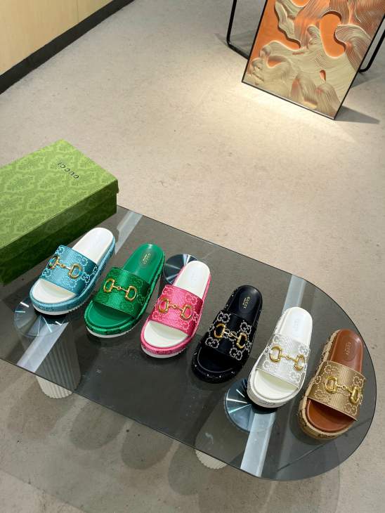 Picture of Gucci Slippers _SKUGuccisz35-42h08032225